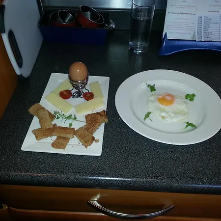 Guest house Bronte 4*