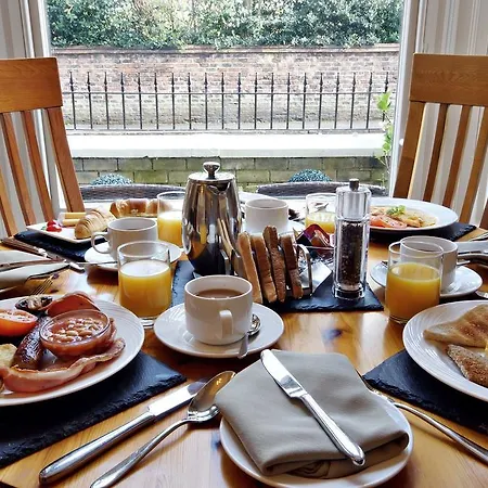 Guest house Bronte 4*