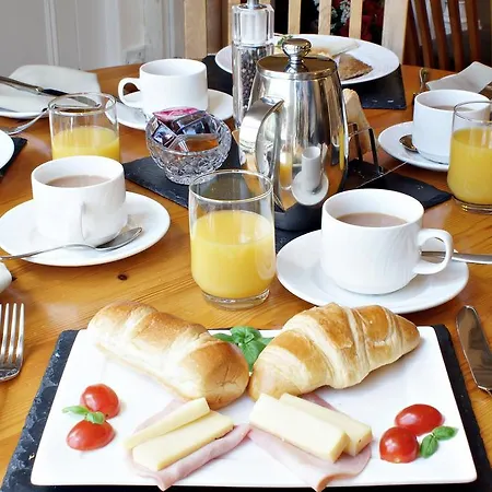 Bronte Guest house 4*