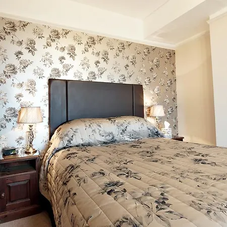 Bronte Guest house