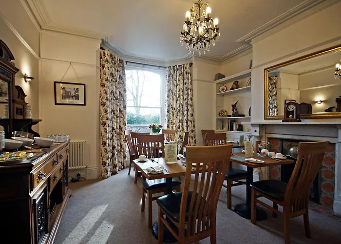 Bronte Πανσιόν 4*