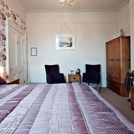 Konukevi Bronte 4*