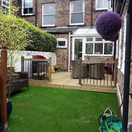Konukevi Bronte 4*